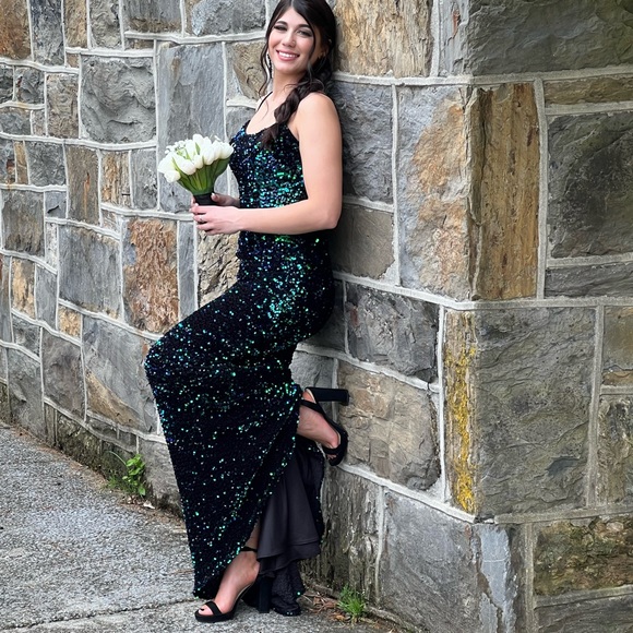 Dresses & Skirts - prom dress worn one time in perfect condition!!